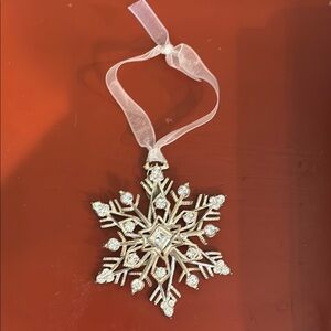 Lunt Elegant Silver Snowflake Holiday Ornament